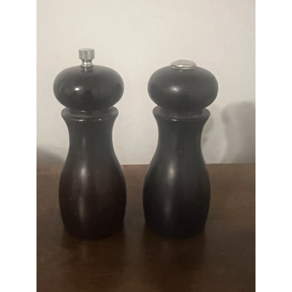 Vintage Olde‎ Thompson Black Wooden Pepper Mill & Salt Shaker Set